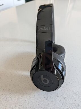 Beats by Dre Wireless Over-Ear Headphones in Gloss Black